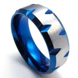 Bague En Titane Finement Travaillée, Aux Belles Couleurs, D'Excellente Qualité