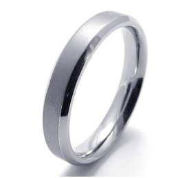 Bague En Titane Au Design Moderne Et Aux Couleurs Éclatantes Pour Une Longue Histoire