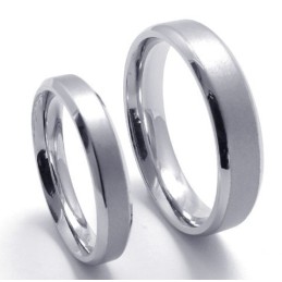 Bague En Titane À La Construction Rationnelle Et À La Brillance Des Couleurs, Vendue Dans Le Monde Entier