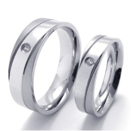 Bague En Titane Au Design Professionnel Et À La Brillance Des Couleurs Pour Une Longue Histoire