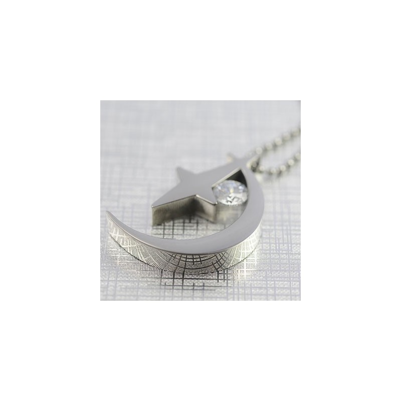 Collier Pendentif Lune Et Étoile En Titane Avec Zircon Collier Pendentif Lune Et Étoile En Titane Avec Zircon