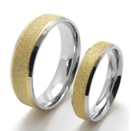 Bague En Titane Aux Couleurs Délicates Et Durables