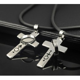 Collier Pendentif Amoureux Avec Symboles Masculins Et Féminins