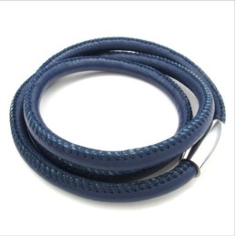 Collier En Cuir Titane D'Excellente Qualité Aux Couleurs Délicates Et Au Design Astucieux