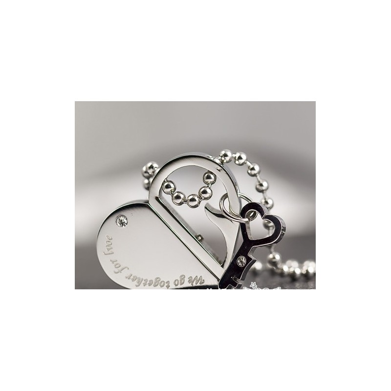 Nous Allons Ensemble Pour L'Amour - Collier Pendentif En Titane Tendance Nous Allons Ensemble Pour L'Amour - Collier Pendentif En Titane Tendance
