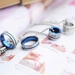Collier Pendentif En Titane Avec Anneaux En Forme De Cercle Et Inscription « Love Only You Sweetheart »