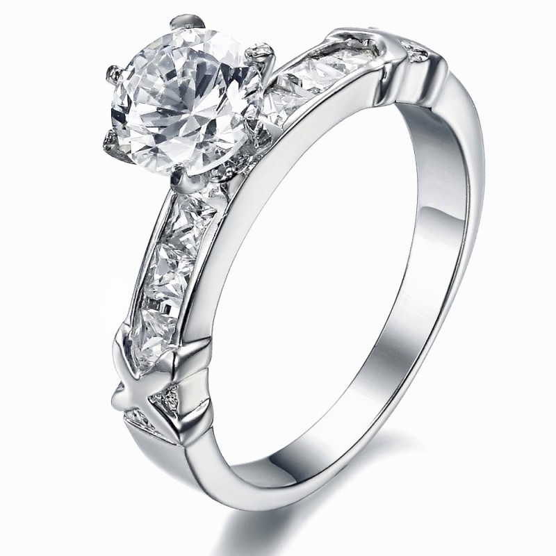 Bague En Titane Pour Femme Avec Strass, Qualité Et Quantité Garanties Bague En Titane Pour Femme Avec Strass, Qualité Et Quantité Garanties