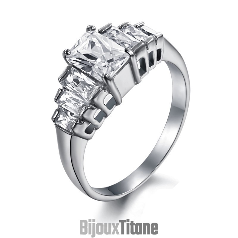 Bague En Titane Pour Femme De Qualité Stable Avec Strass Bague En Titane Pour Femme De Qualité Stable Avec Strass