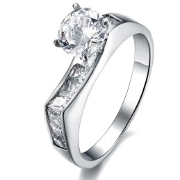 Bague En Titane Pour Femme De Qualité Stable Avec Strass