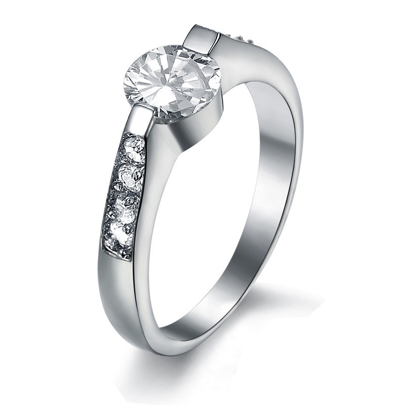 Bague En Titane Pour Femme De Qualité Stable Avec Strass Bague En Titane Pour Femme De Qualité Stable Avec Strass