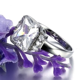 Bien Connu Pour Sa Bague Féminine En Titane De Haute Qualité Avec Strass