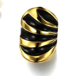 Bague En Titane Exagérée, Bien Vendue Dans Le Monde Entier