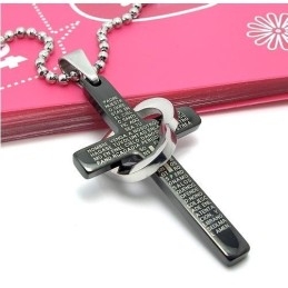 Collier Avec Pendentif En Acier Titane Noir Et Croix En Forme De Cœur Pour Homme Cool (Neuf)