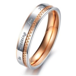 Pour Une Excellente Réputation Au Pays Et À L'Étranger, Une Bague En Titane Pour Les Amoureux