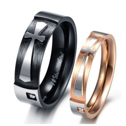 Bague En Titane Avec Croix De Qualité Stable Pour Les Amoureux
