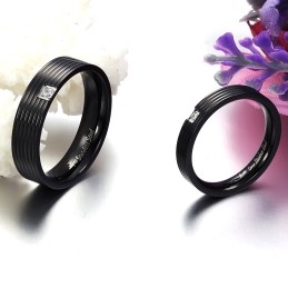 Pour Avoir Une Longue Histoire, Une Simple Bague En Titane Pour Les Amoureux
