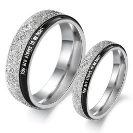 Bague En Titane Noir Aux Performances Fiables Pour Les Amoureux