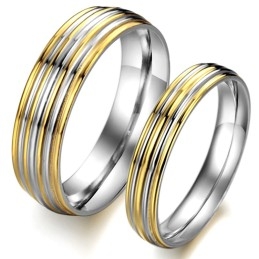 Bague En Titane Doré De Qualité Supérieure Pour Les Amoureux