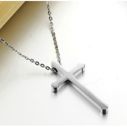 Collier En Titane Avec Croix Vendu Dans Le Monde Entier