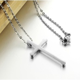 Collier En Titane Avec Croix Vendu Dans Le Monde Entier