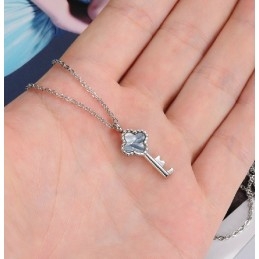 Collier Clé En Titane Pour Femme De Haute Qualité