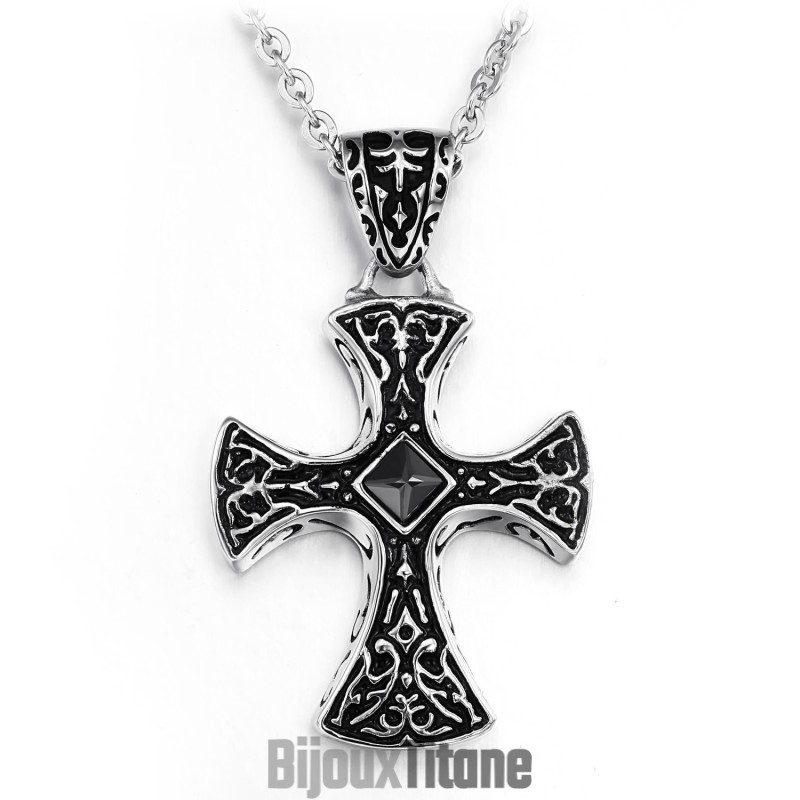 Collier En Titane Avec Croix À Grande Variété Collier En Titane Avec Croix À Grande Variété