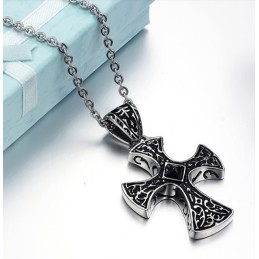 Collier En Titane Avec Croix À Grande Variété