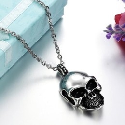Collier En Titane Avec Tête De Mort, Le Roi De La Quantité