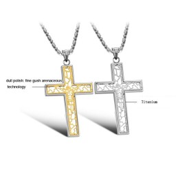 Collier En Titane Avec Croix Masculine De La Reine De La Qualité