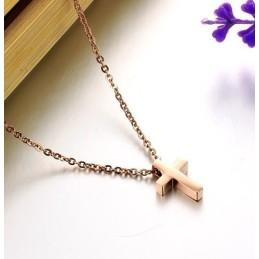 Collier En Titane Avec Croix De Haute Qualité