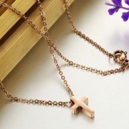 Collier En Titane Avec Croix De Haute Qualité
