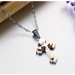 Collier En Titane Avec Croix De Qualité Supérieure