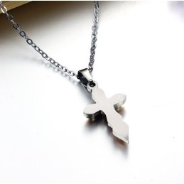 Collier En Titane Avec Croix Vendu Dans Le Monde Entier