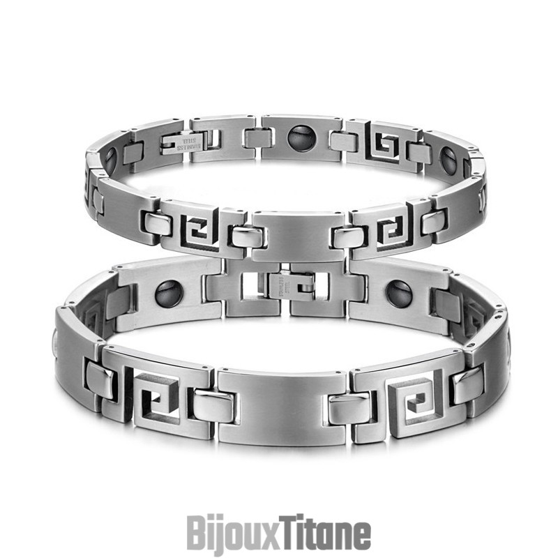 Bracelet Classique En Titane Facile À Utiliser Pour Les Amoureux Bracelet Classique En Titane Facile À Utiliser Pour Les Amoureux