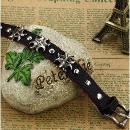 Le Bracelet En Cuir Titane Avec Croix De La Reine De La Qualité