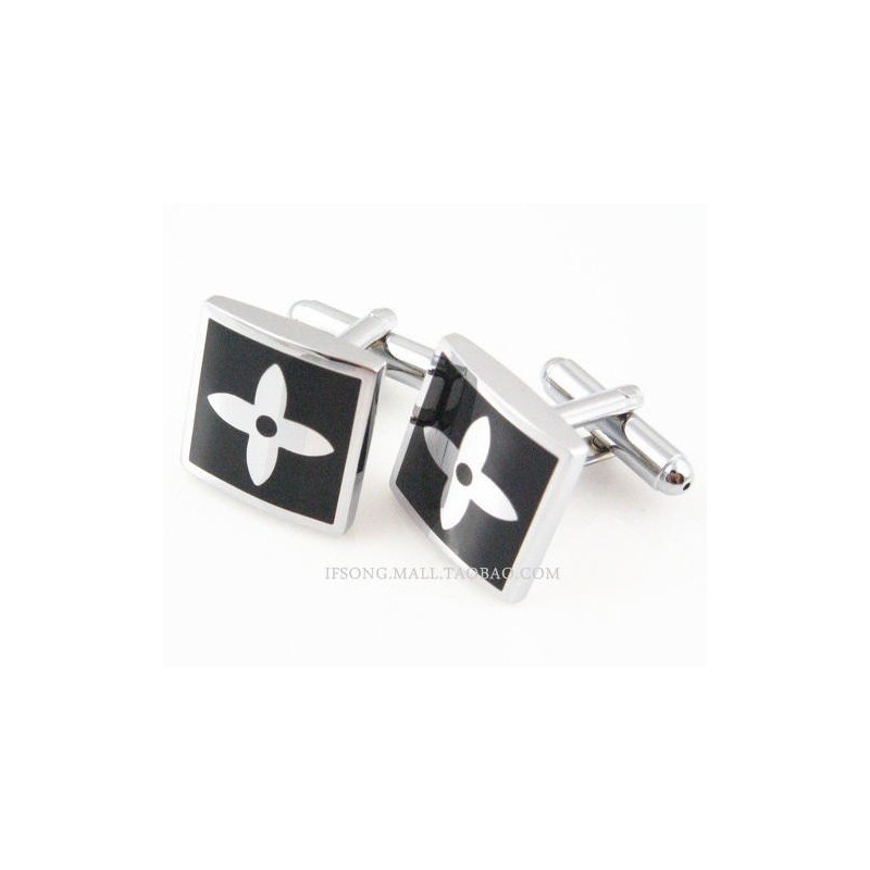 Boutons De Manchette En Titane Et Plaqué Ip Noir, Motif Trèfle À Quatre Feuilles Boutons De Manchette En Titane Et Plaqué Ip Noir, Motif Trèfle À Quatre Feuilles