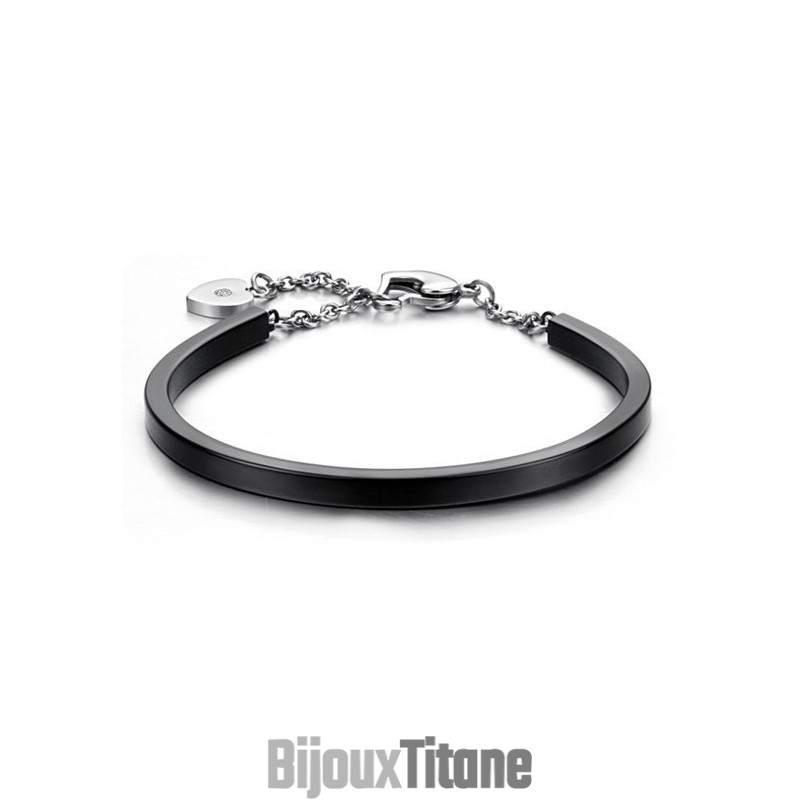 Bracelet En Titane Pour Femme Avec Une Longue Histoire