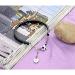 Bracelet En Titane Pour Femme Avec Une Longue Histoire