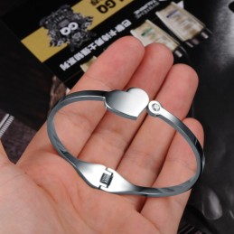 Bien Connu Pour Son Bracelet Jonc En Titane De Haute Qualité Pour Femme