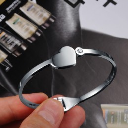 Bien Connu Pour Son Bracelet Jonc En Titane De Haute Qualité Pour Femme