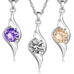 Collier En Titane Plaqué Platine Pour Femme Avec Diamant, Qualité Et Quantité Garanties