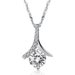 Collier En Titane Plaqué Platine Pour Femme D'Excellente Qualité Avec Diamant