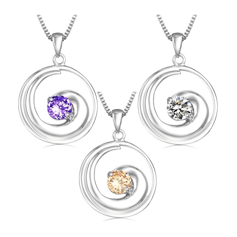 Collier En Titane Plaqué Platine Pour Femme De Haute Qualité Avec Diamant Collier En Titane Plaqué Platine Pour Femme De Haute Qualité Avec Diamant