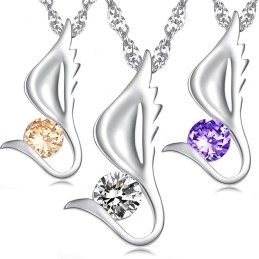 Collier En Titane Plaqué Platine En Forme D'Aile Féminine Avec Diamant, La Reine De La Qualité