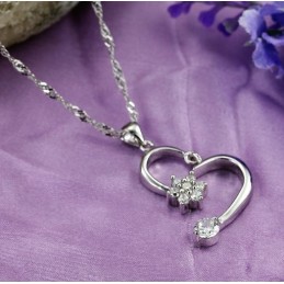 Collier En Titane Plaqué Platine Pour Femme Avec Strass, Qualité Et Quantité Garanties
