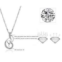 Collier En Titane Plaqué Platine De Haute Qualité Pour Femme Avec Strass