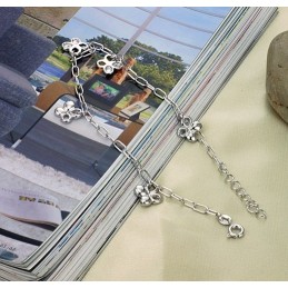 La Reine De La Qualité Bracelet De Cheville En Titane Plaqué Platine En Forme De Trèfle Pour Femme