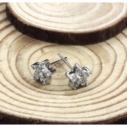 Boucles D'Oreilles En Titane Plaqué Platine Et Diamant, Réputées Pour Leur Qualité Supérieure, Hypoallergéniques.
