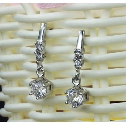 Boucles D'Oreilles En Titane Plaqué Platine Pour Femme D'Excellente Qualité