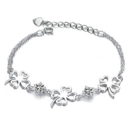 Bracelet En Titane Plaqué Platine Avec Diamants En Forme De Trèfle Pour Femme, La Reine De La Qualité